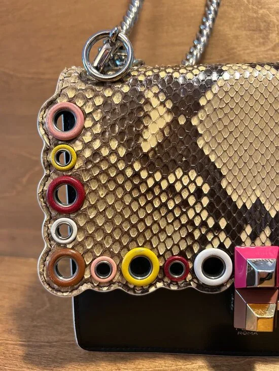 Authentic Fendi Kan Chain Shoulder Bag in Black Calfskin and Scalloped Snakeskin - Picture 5 of 12